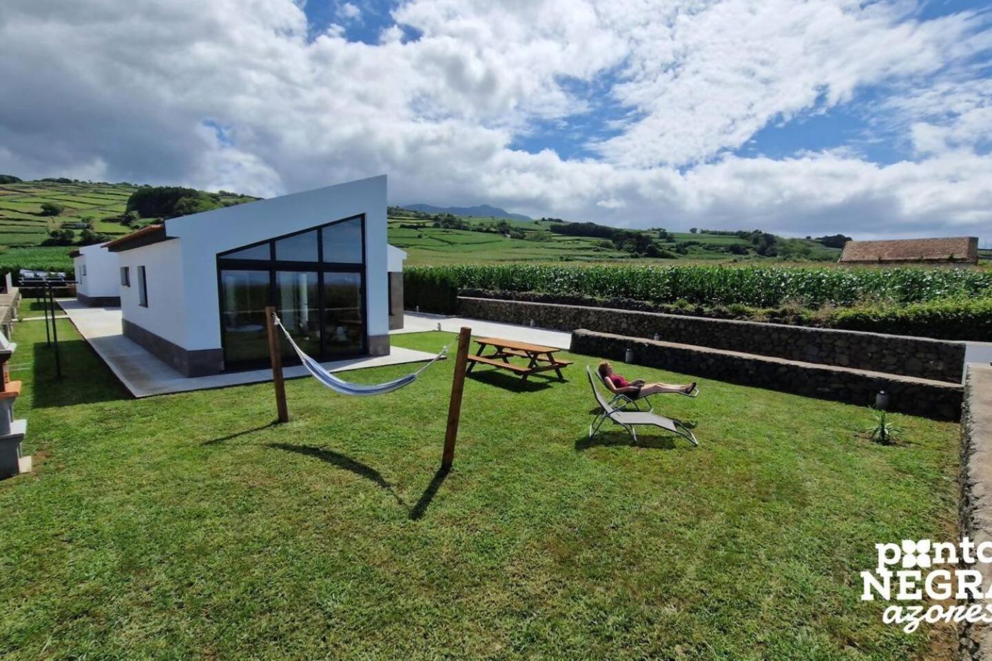 Photography House By Pontanegraazores Altares Екстер'єр фото